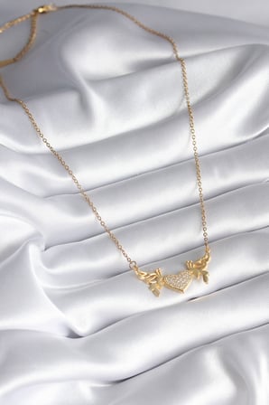 316L Çelik Gold Renk Zirkon Taşlı Kanatlı Kalp Model Kadın Kolye TJ-BKO8290