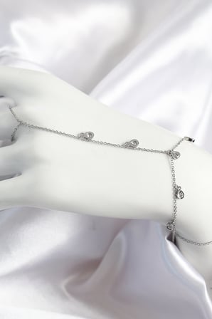 Pirinç Zirkon Taşlı Sallantılı Damla Model Gümüş Renk Kadın Şahmeran TJ-SN704