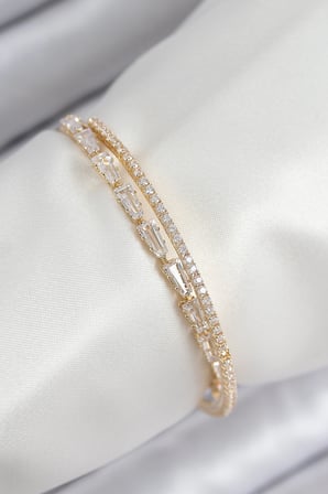 Pirinç Zirkon Taşlı Su Yolu Model Gold Renk Kadın Bileklik TJ-BB7881
