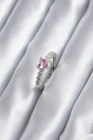 Gümüş Renk Zirkon Taşlı Pembe Kristal Kalp Model Kadın Yüzük TJ-BYK2851