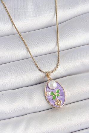 316L Çelik Gold Renk Zincir Mor Mineli Oval İncili Çiçek İşlemeli Portre Model Kadın Kolye TJ-BKO10177
