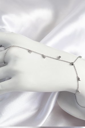 Pirinç Zirkon Taşlı Sallantılı Model Gümüş Renk Kadın Şahmeran TJ-SN700