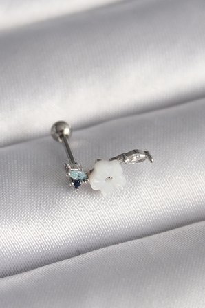 316L Çelik Gümüş Renk Zirkon Taş Detay Beyaz Çiçek Model Tragus Piercing TJ-PR1357