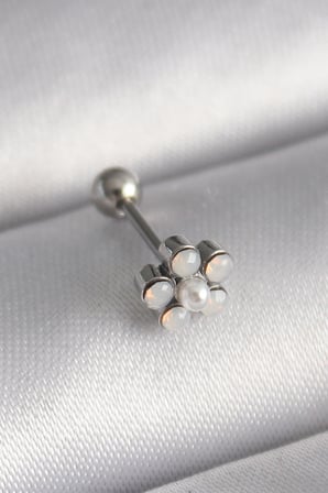 316L Çelik Gümüş Renk Zirkon Taşlı Çiçek Model Tragus Piercing TJ-PR1283