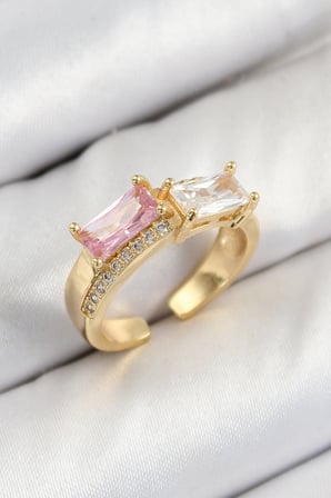 Pirinç Zirkon Taşlı Dikdörtgen Model Gold Renk Kadın Yüzük TJ-BYK3797