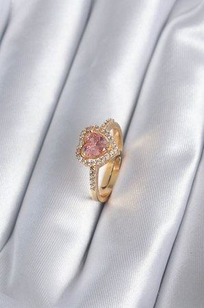 Pirinç Gold Renk Pembe Zirkon Taş Kalp Charm Model Kadın Yüzük - TJ-BYK2860