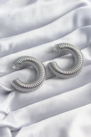 Pirinç Gümüş Renk İşleme Halka Model Kadın Küpe TJ-BKP8243