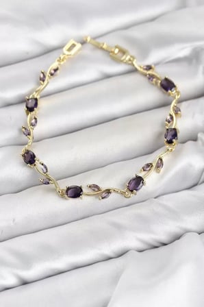 Pirinç Gold Renk Mor Zirkon Taşlı Çiçek Model Kadın Bileklik TJ-BB8583
