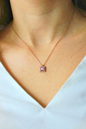 925 Ayar Dörtgen Tektaş Rose Gümüş Kolye (TGK0036)