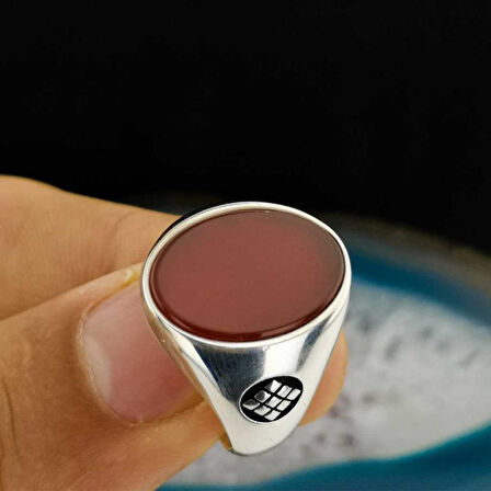 Şık Tasarımlı Oval Kırmızı Akik Taşlı 925 Ayar Gümüş Yüzük