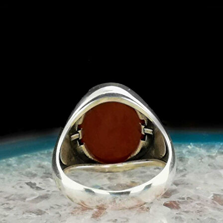 Şık Tasarımlı Oval Kırmızı Akik Taşlı 925 Ayar Gümüş Yüzük