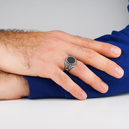 Siyah Oniks Taşlı 925 Ayar Gümüş Yüzük 