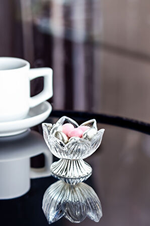 Gümüş Metal Ayaklı Lotus Çiçeği 6’lı Kahve Yanı Cam Lokumluk Drajelik Origami Mini Sunumluk