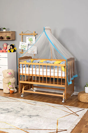 Ahşap Beşik Anne Yanı Beşik Vernikli 60x120 - Mavi Sarı Örgü Uyku Seti Seti + Yatak + Tekerlekli