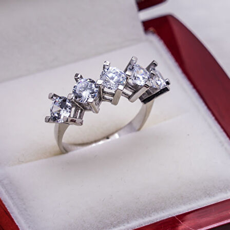 925 Ayar Gümüş Beştaş Kadın Yüzük Model 19