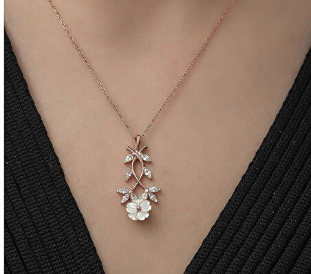 Baget Taşlı Manolya Çiçeği Gümüş Kolye Rose