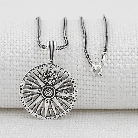 Açı Tasarımlı 925 Ayar Gümüş Pusula Kolye 