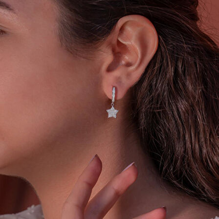 Yıldız Tasarımlı Sallantılı 925 Ayar Gümüş Küpe