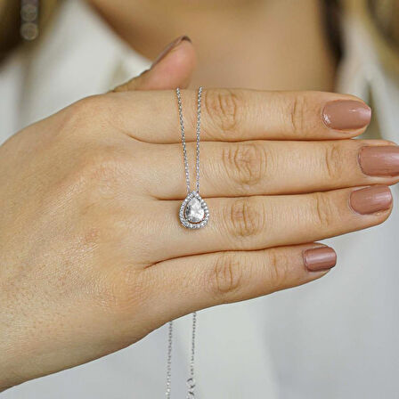 Damla Tasarımlı Beyaz Zirkon Taşlı 925 Ayar Gümüş Kadın Kolye 