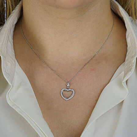 Kalp Tasarımlı Beyaz Zirkon Taşlı 925 Ayar Gümüş Kadın Kolye