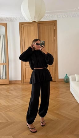 Kadın Siyah Peplum Dik Yaka Balon Kol Saten Bluz Pantolon Takım