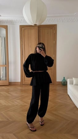 Kadın Siyah Peplum Dik Yaka Balon Kol Saten Bluz Pantolon Takım