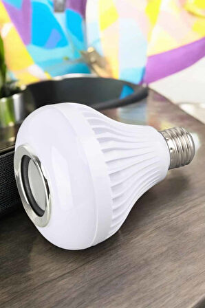 Bluetooth Hoparlör RGB LED Teknolojisi ile Müzik ve Aydınlatma