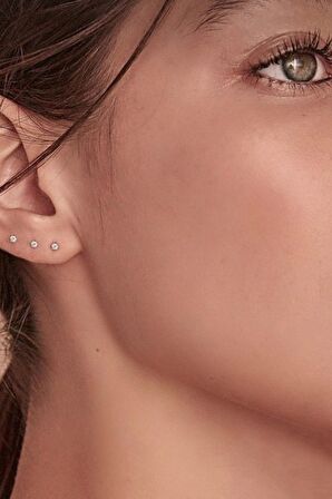Zirkon Taşlı Gümüş Renkli 2 mm Tektaş Küpe