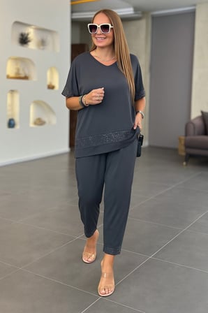 Kadın V Yakalı Pul Payetli Viskon Bluz ve Pantolon Takım