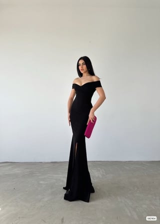 Kadın Madonna Yaka Krep Maksi Boy Elbise Siyah XS Beden