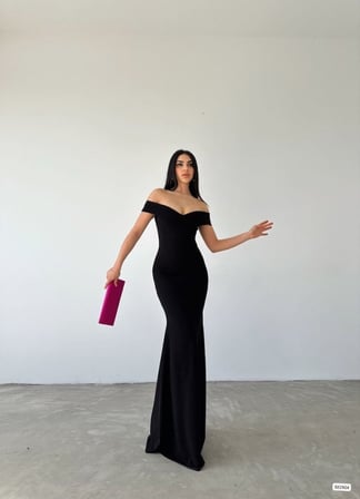 Kadın Madonna Yaka Krep Maksi Boy Elbise Siyah XS Beden
