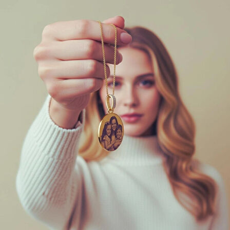 316L Paslanmaz Çelik Fotoğraflı İsimli Kişiye Özel Aile Kolyesi Altın Renk Yuvarlak Plaka