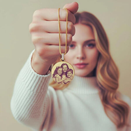 316L Paslanmaz Çelik Fotoğraflı İsimli Kişiye Özel Aile Kolyesi Altın Renk Yuvarlak Plaka