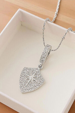 Takvanov Kalkan Model Zirkon Taşlı Çelik Kadın Kolye – Gümüş Renk, Parıltılı Tasarım