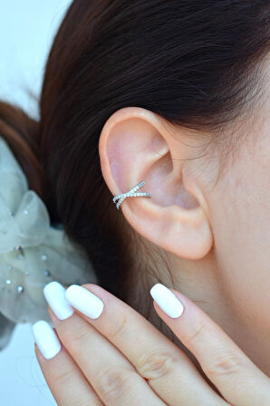 Delik Gerektirmeyen Kıkırdak Küpesi Çapraz Model Earcuff Gümüş Renk