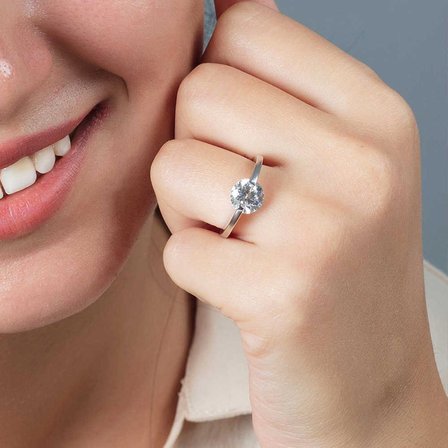 Starlight Diamond Pırlanta Montür Elmas Görünüm 925 Ayar Gümüş Kadın Tektaş Yüzük