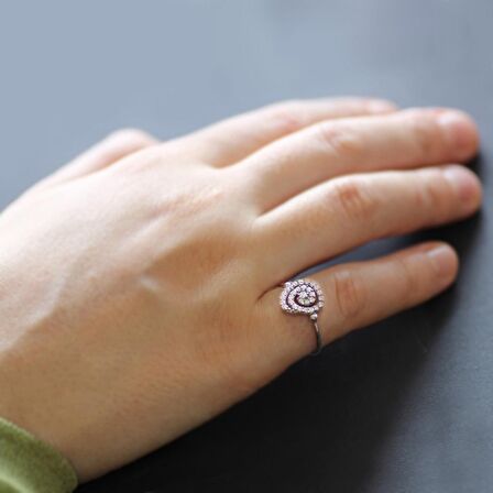 Zirkon Taşlı Helezon Tasarım 925 Ayar Gümüş Kadın Yüzük