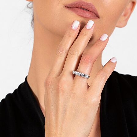 Kenarları Küçük Zirkon Taş Detaylı 925 Ayar Gümüş Kadın Beştaş Yüzük