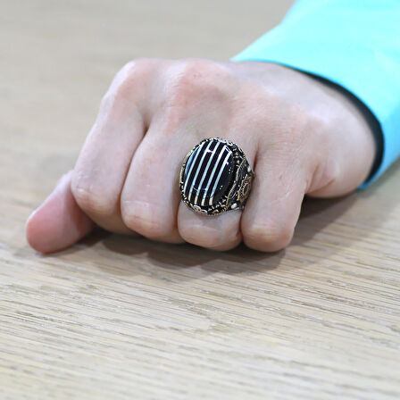 Oval Tasarım Kenarları Hançer Detaylı Koleksiyonluk 925 Ayar Gümüş Erzurum Oltu Taşı Erkek Yüzük