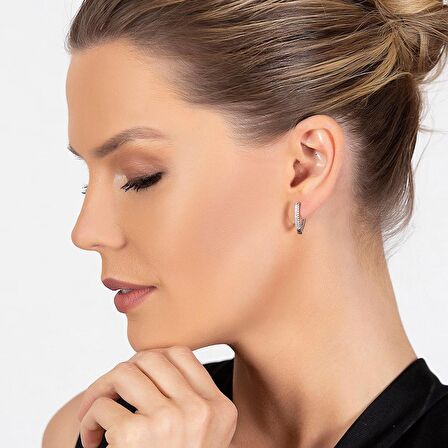 Starlight Diamond Zirkon Taşlı "V" Tasarım 925 Ayar Gümüş Küpe