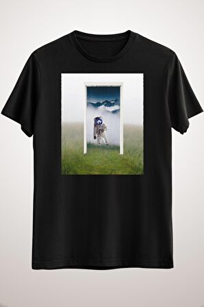 Erkek Siyah Astronaut In A Doorway Portal