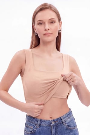 Delux Serisi Trend Esnek Moda Kalın Askılı Kare Yaka Çıkarılabilir Pedli Sütyenli Kadın Atlet