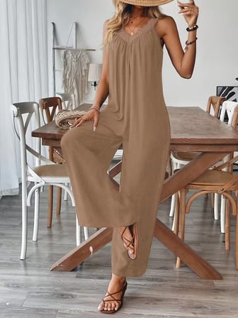 Kadın Akılı V Dantel Yakalı Geniş Kesim Detaylı Viskon Tulum - Sütlü Kahve / 2XL-3XL