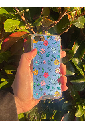 İphone SE 2022 İle Uyumlu Aynalı Renkli Çiçek Desenli Darbe Kamera Korumalı Silikon Telefon Kılıfı