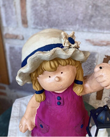 Tombik Fenerli Kız Cocuk Bahçe