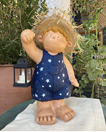 Tombik Fenerli Erkek Cocuk Bahçe