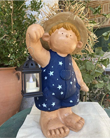 Tombik Fenerli Erkek Cocuk Bahçe