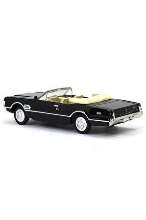 1:43 Ölçekli Lisanslı Metal Retro Amerikan Arabaları - 1966 Oldsmobile 4-4-2 - 10 CM