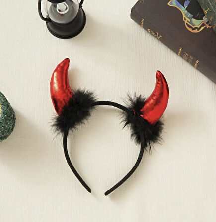 Cadılar Bayramı Kostümü Erkek Çocuk  | Yakalı Kırmızı Şeytan Pelerini + Küçük Boynuzlu Taç | 120 cm