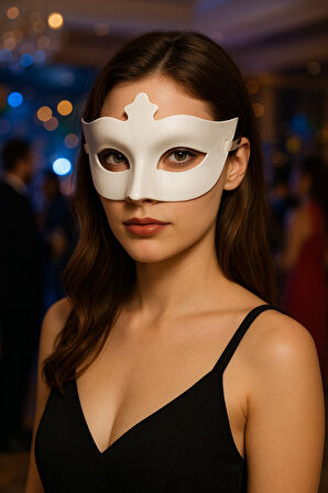 Beyaz Maske Parti Maskesi Yetişkin Kadın Kostüm Aksesuarı Şık ve Zarif Tasarım Göz Maskesi